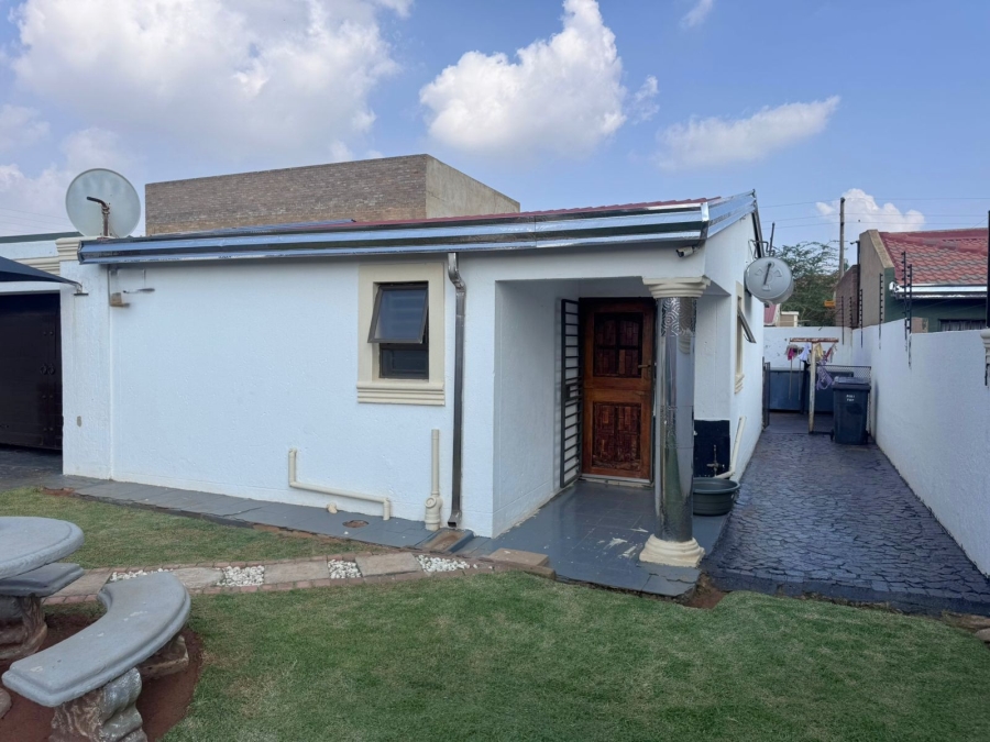 3 Bedroom Property for Sale in Protea Glen Gauteng