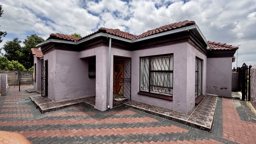 3 Bedroom Property for Sale in Birch Acres Gauteng