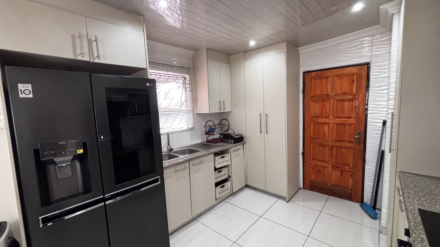 3 Bedroom Property for Sale in Birch Acres Gauteng