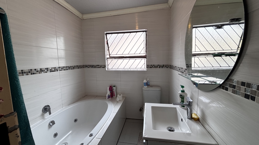 3 Bedroom Property for Sale in Birch Acres Gauteng