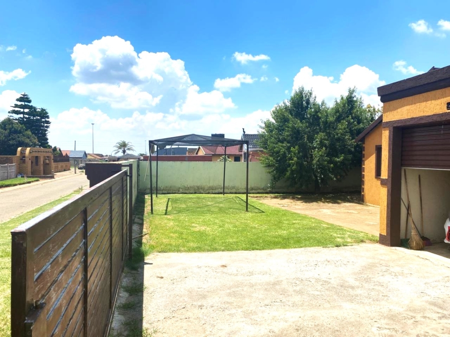 5 Bedroom Property for Sale in Tsakane Ext 1 Gauteng