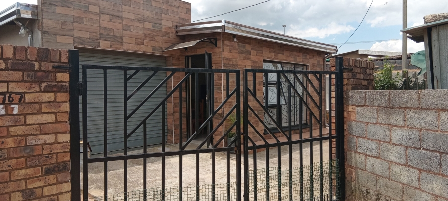 3 Bedroom Property for Sale in Etwatwa Gauteng