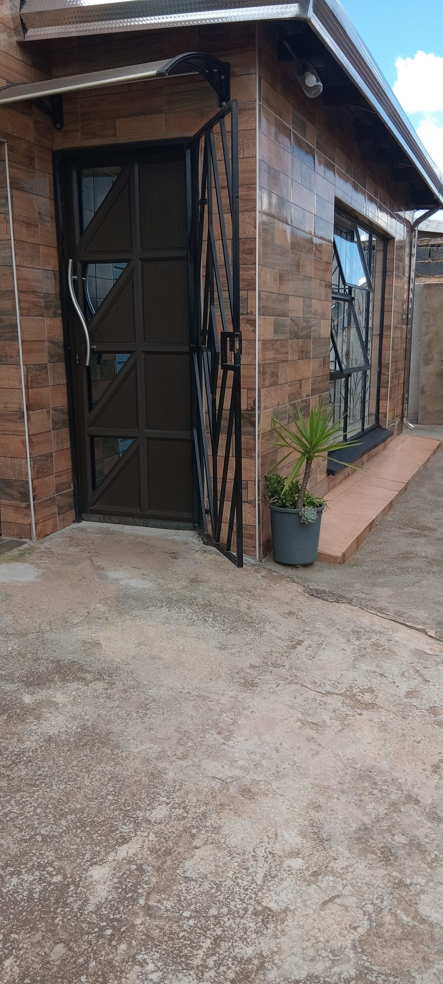 3 Bedroom Property for Sale in Etwatwa Gauteng
