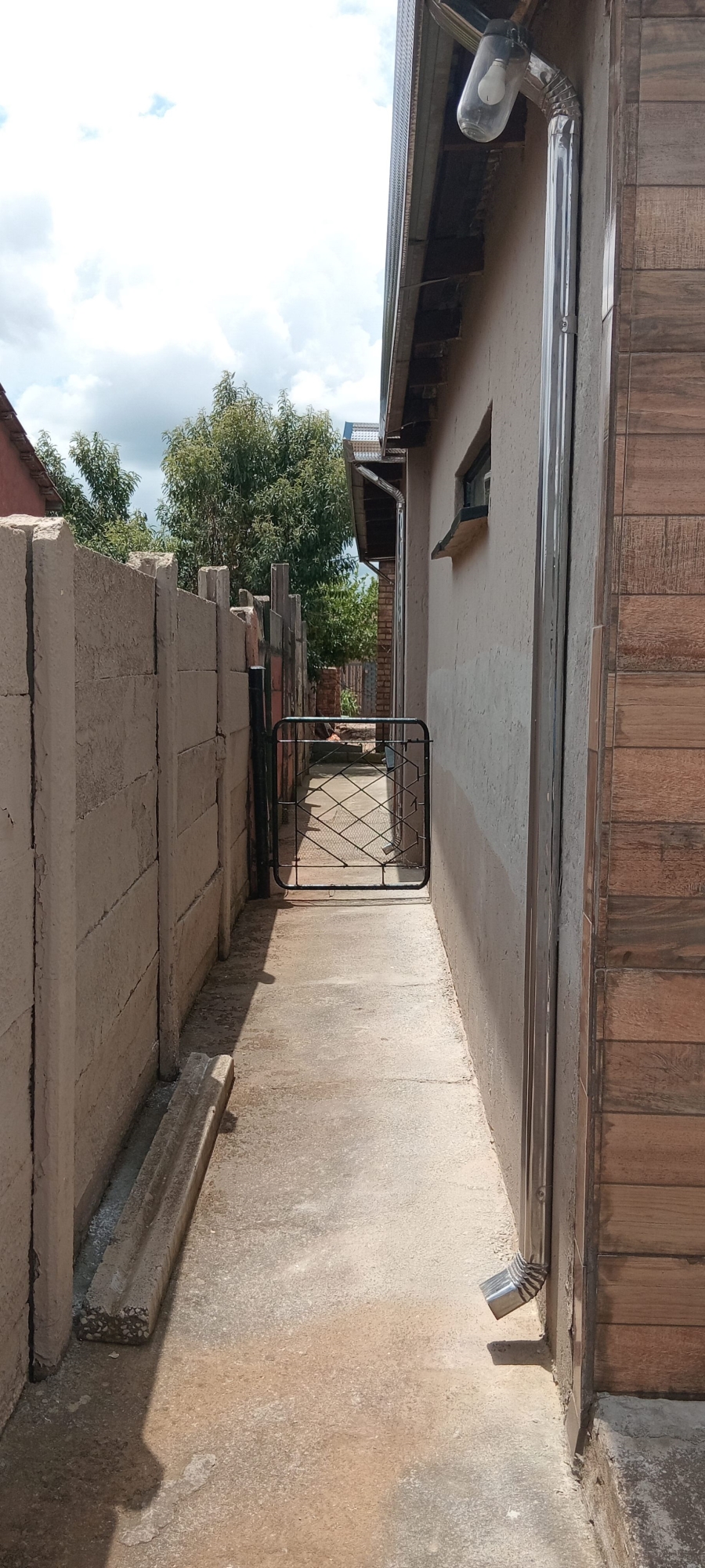 3 Bedroom Property for Sale in Etwatwa Gauteng