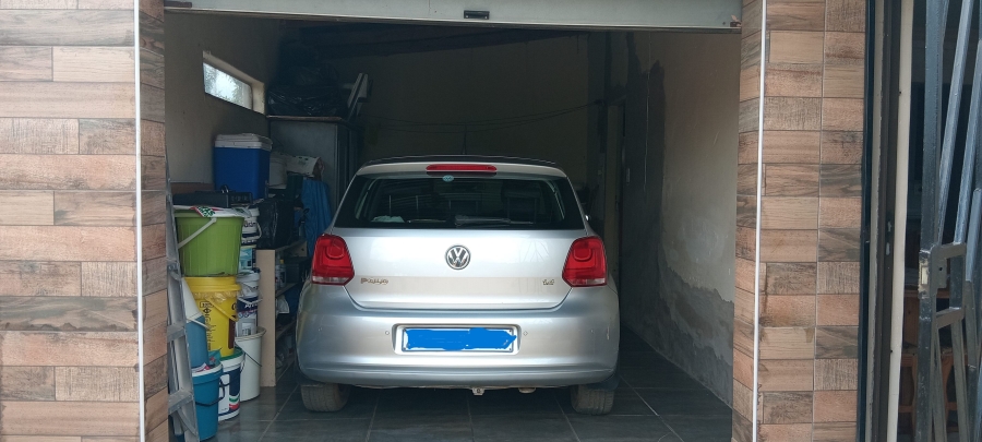 3 Bedroom Property for Sale in Etwatwa Gauteng