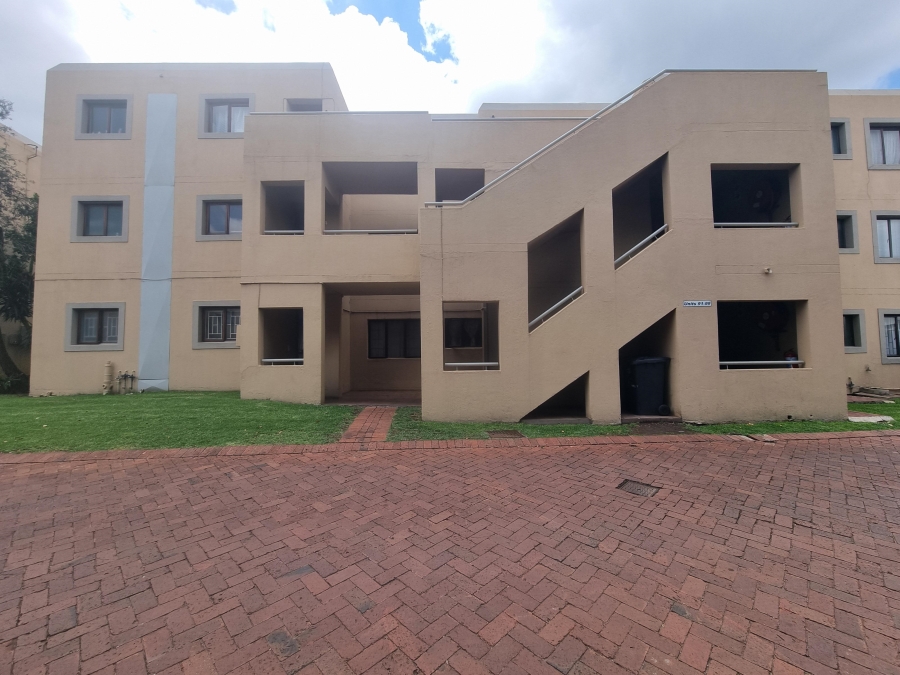To Let 1 Bedroom Property for Rent in Weltevreden Park Gauteng