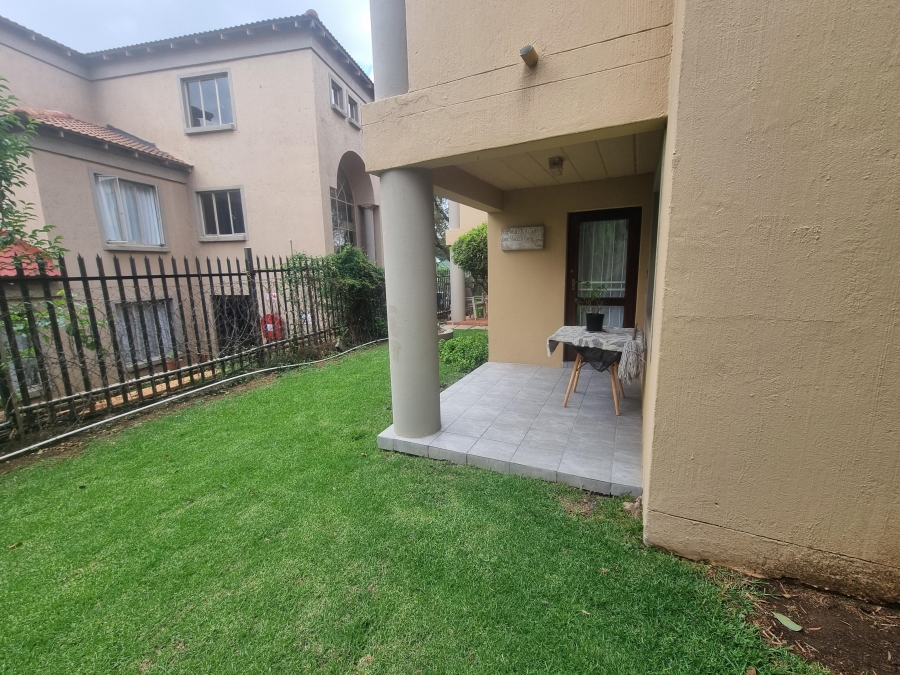 To Let 1 Bedroom Property for Rent in Weltevreden Park Gauteng