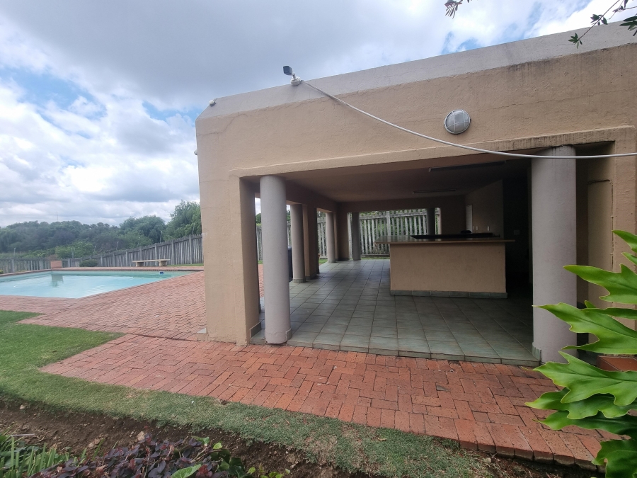 To Let 1 Bedroom Property for Rent in Weltevreden Park Gauteng