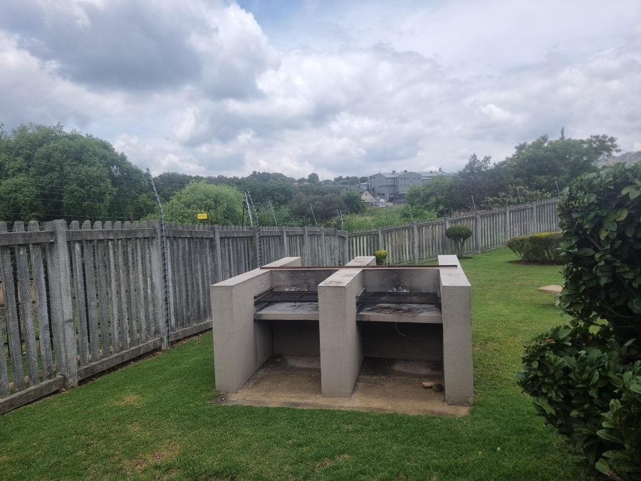 To Let 1 Bedroom Property for Rent in Weltevreden Park Gauteng
