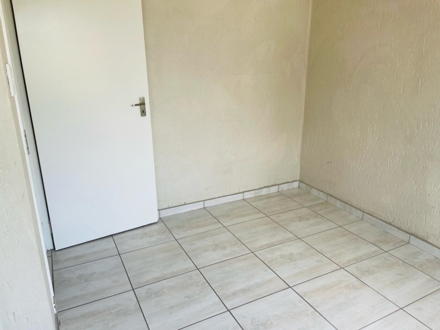 2 Bedroom Property for Sale in Douglasdale Gauteng