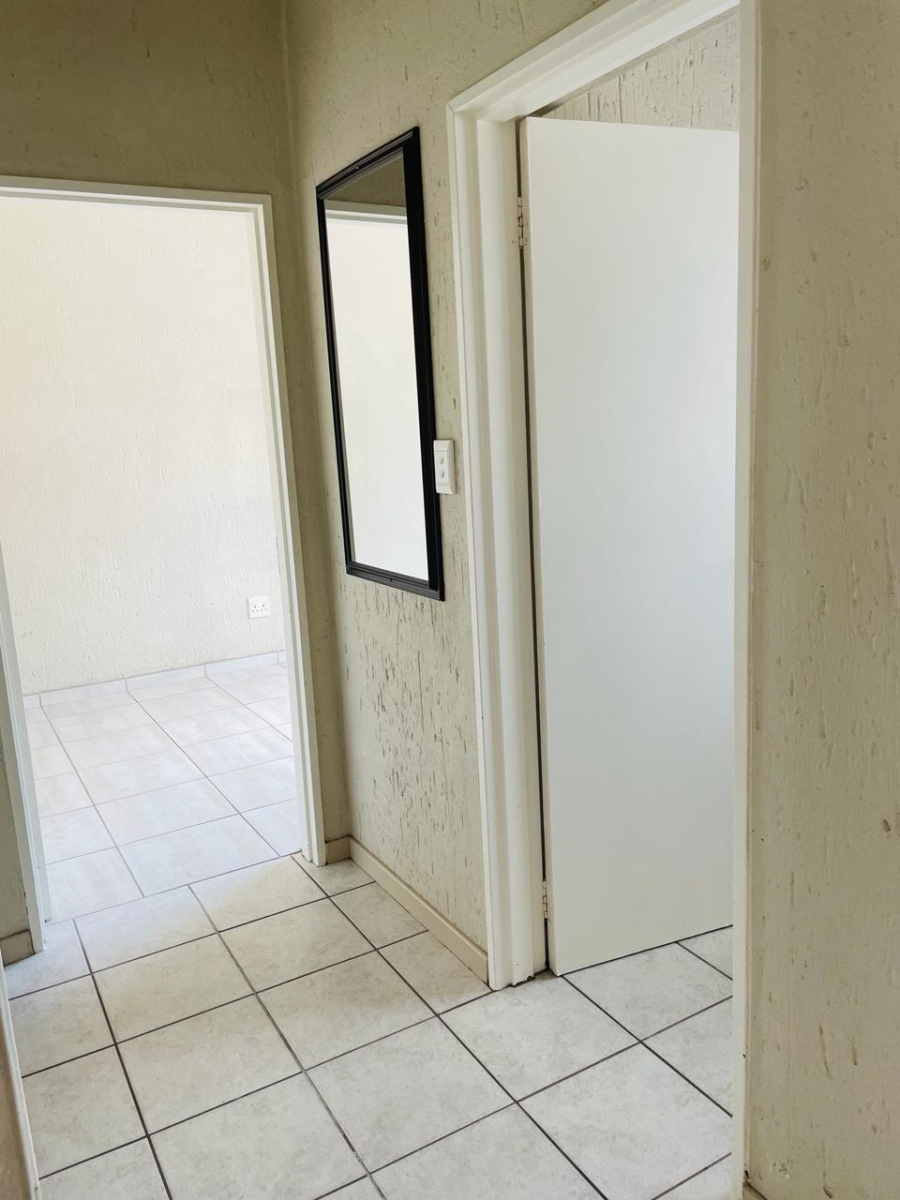 2 Bedroom Property for Sale in Douglasdale Gauteng