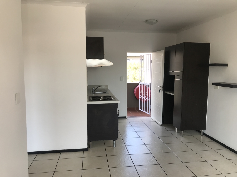To Let 2 Bedroom Property for Rent in North Riding Gauteng