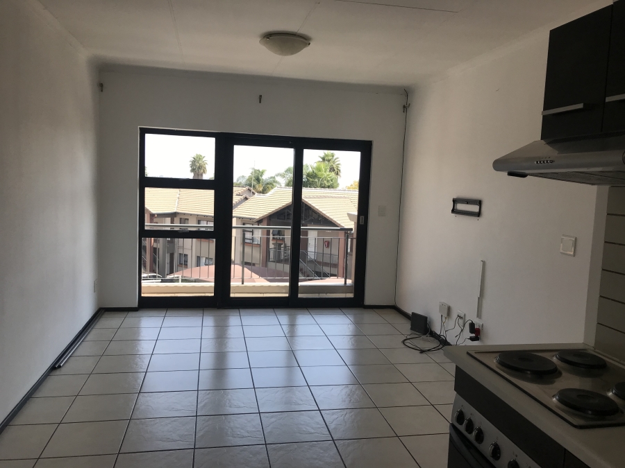 To Let 2 Bedroom Property for Rent in North Riding Gauteng