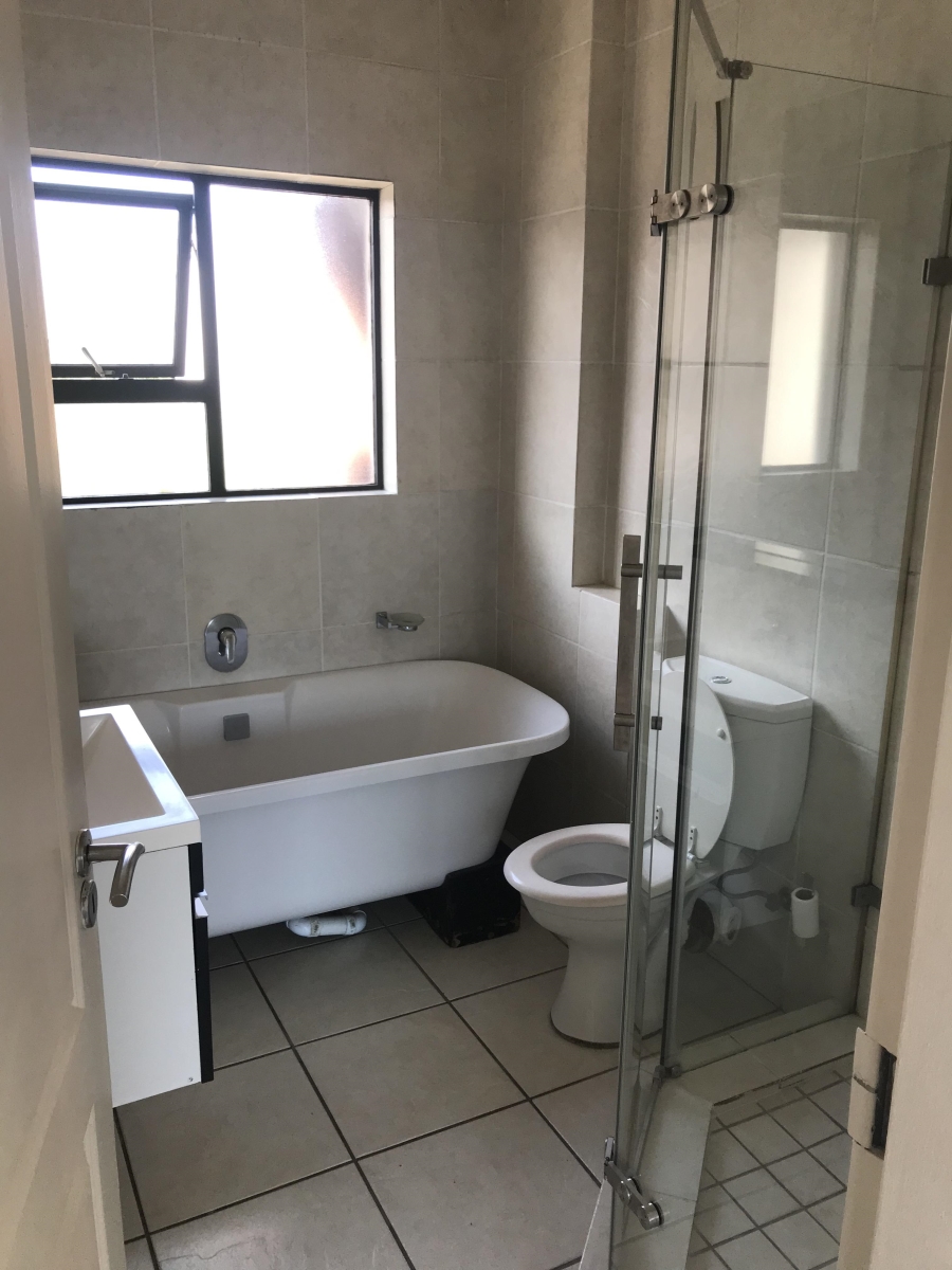 To Let 2 Bedroom Property for Rent in North Riding Gauteng