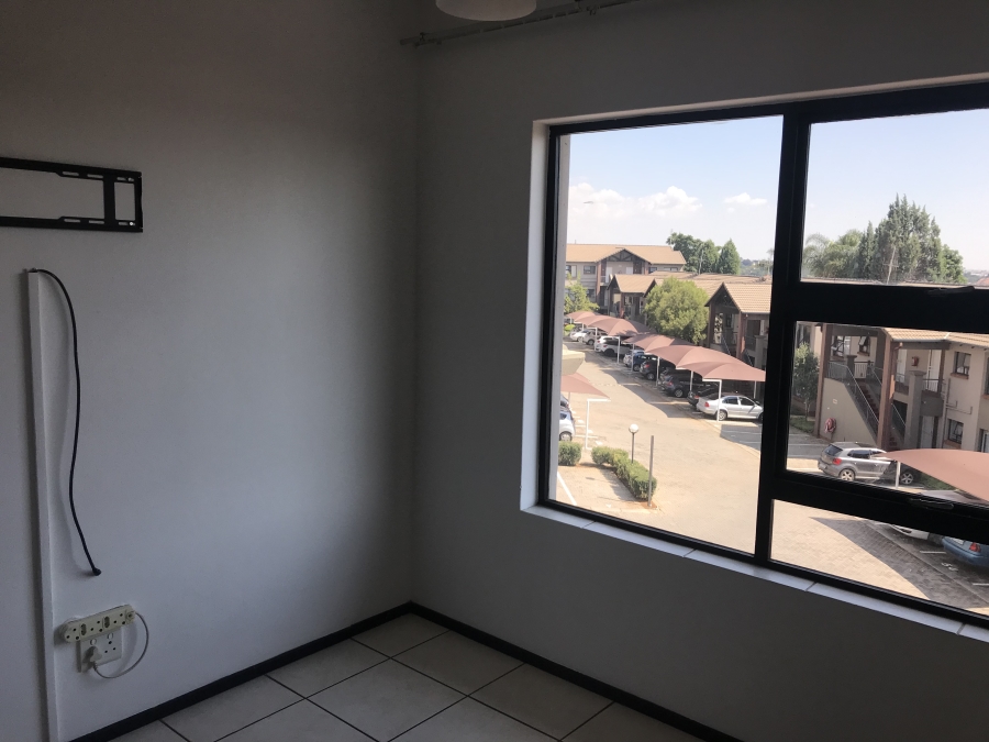 To Let 2 Bedroom Property for Rent in North Riding Gauteng