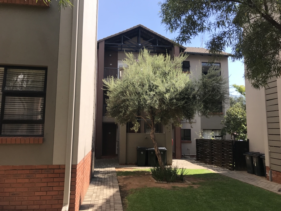 To Let 2 Bedroom Property for Rent in North Riding Gauteng