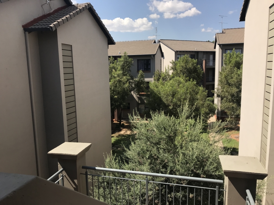 To Let 2 Bedroom Property for Rent in North Riding Gauteng