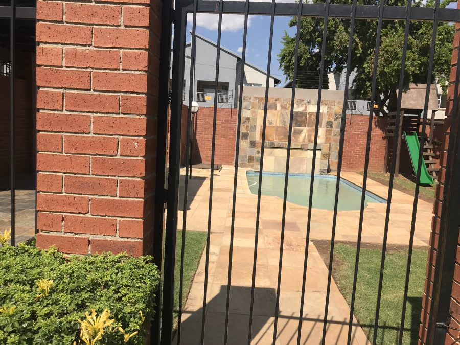 To Let 2 Bedroom Property for Rent in North Riding Gauteng