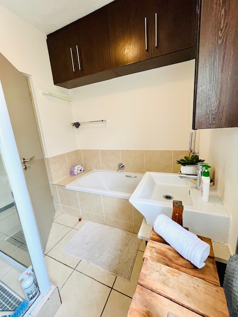 2 Bedroom Property for Sale in Lonehill Gauteng