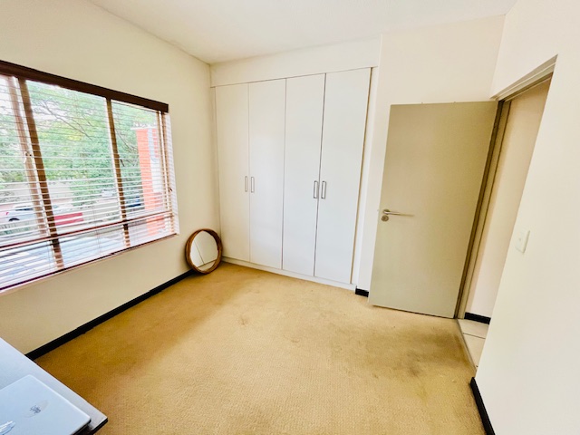 2 Bedroom Property for Sale in Lonehill Gauteng