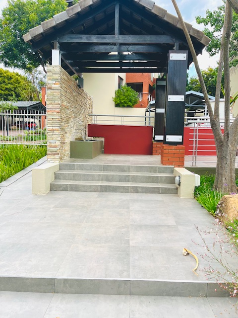 2 Bedroom Property for Sale in Lonehill Gauteng