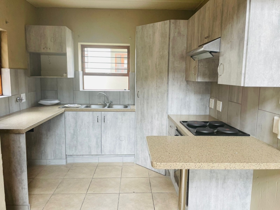 2 Bedroom Property for Sale in Douglasdale Gauteng