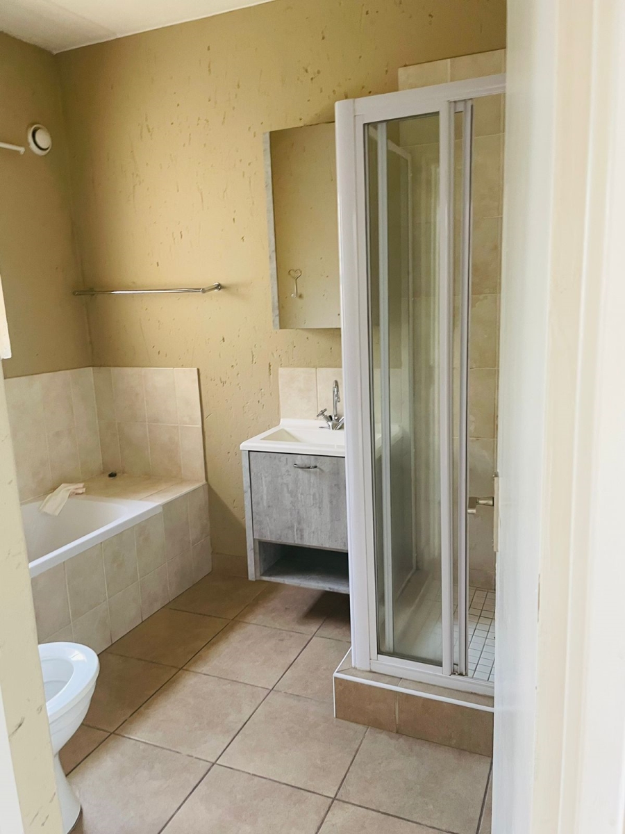 2 Bedroom Property for Sale in Douglasdale Gauteng