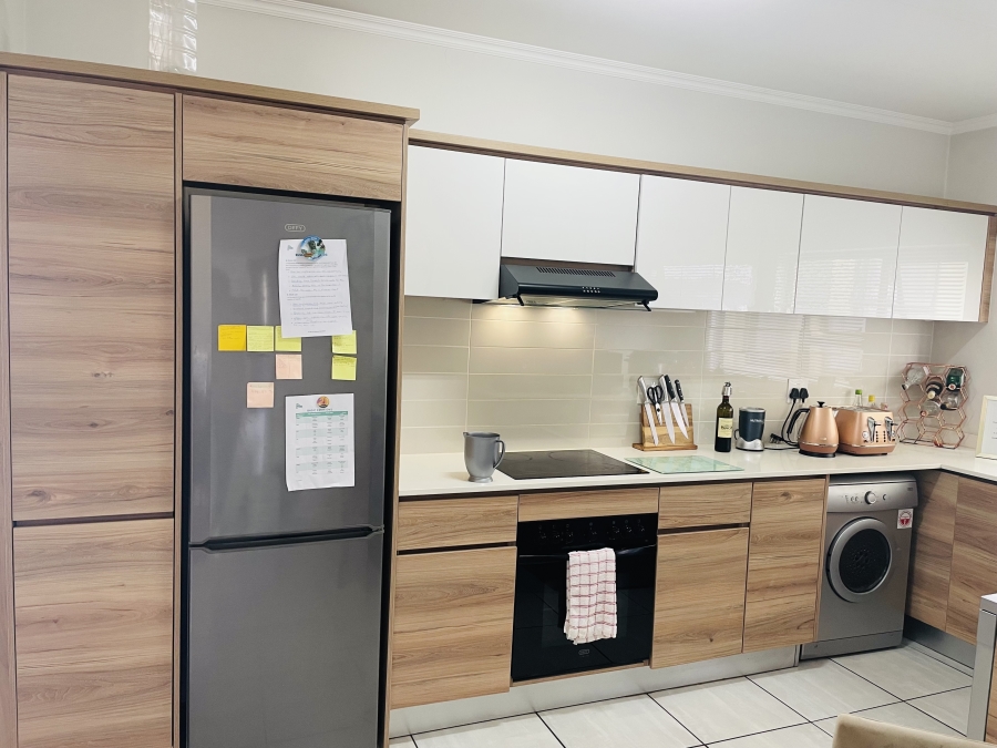 To Let 3 Bedroom Property for Rent in Waterfall Gauteng