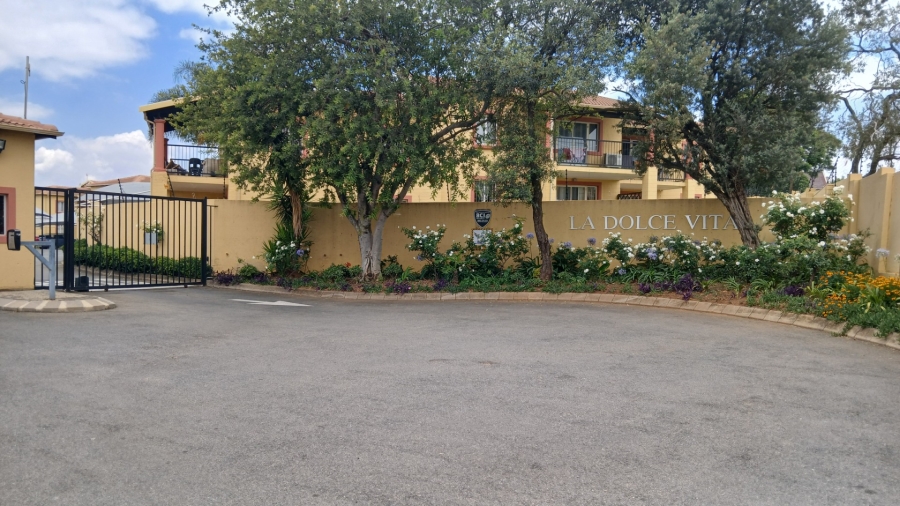 To Let 2 Bedroom Property for Rent in Sundowner Gauteng