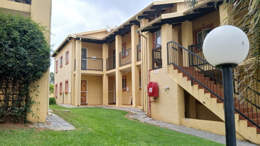 To Let 2 Bedroom Property for Rent in Sundowner Gauteng