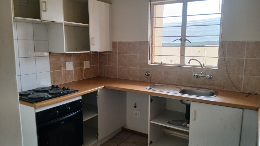 To Let 2 Bedroom Property for Rent in Sundowner Gauteng