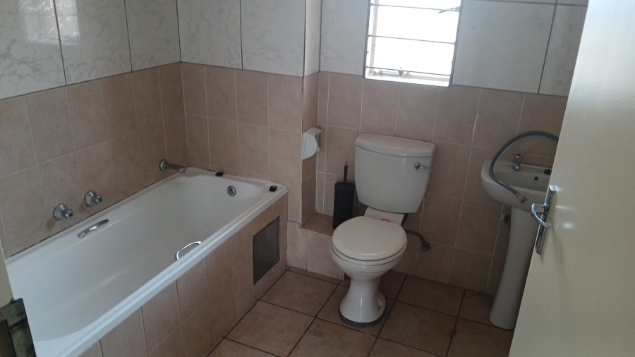 To Let 2 Bedroom Property for Rent in Sundowner Gauteng