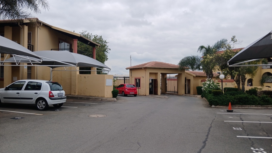 To Let 2 Bedroom Property for Rent in Sundowner Gauteng