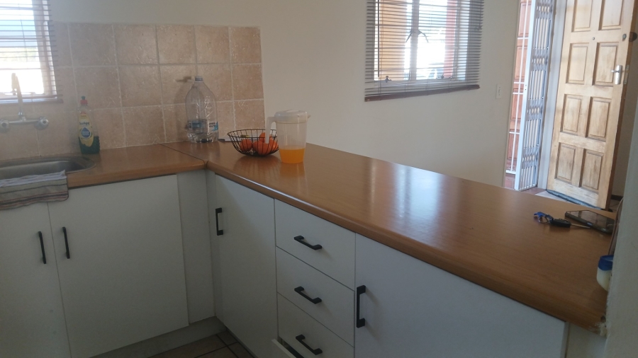 To Let 2 Bedroom Property for Rent in Sundowner Gauteng