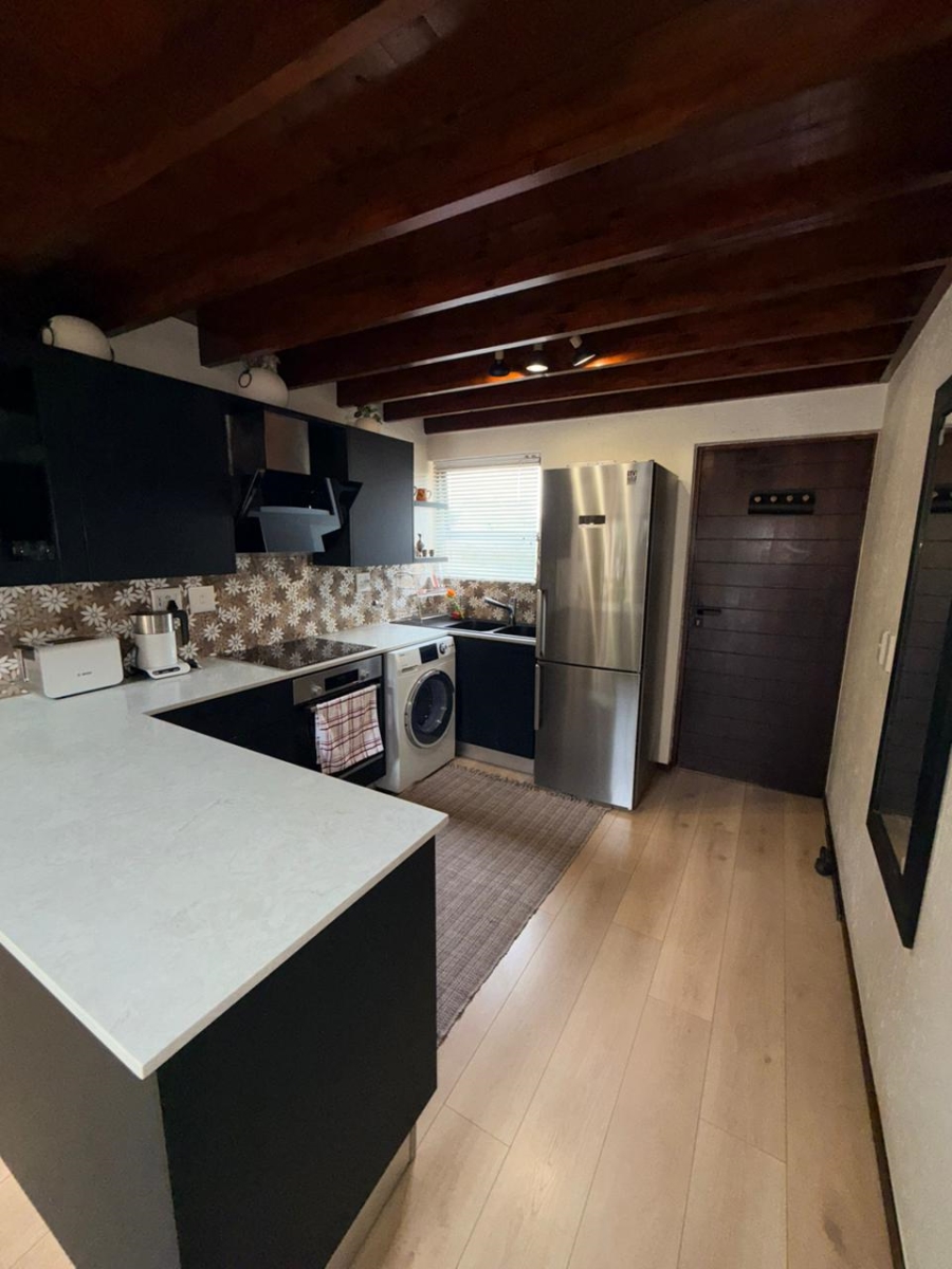 2 Bedroom Property for Sale in Pineslopes Gauteng