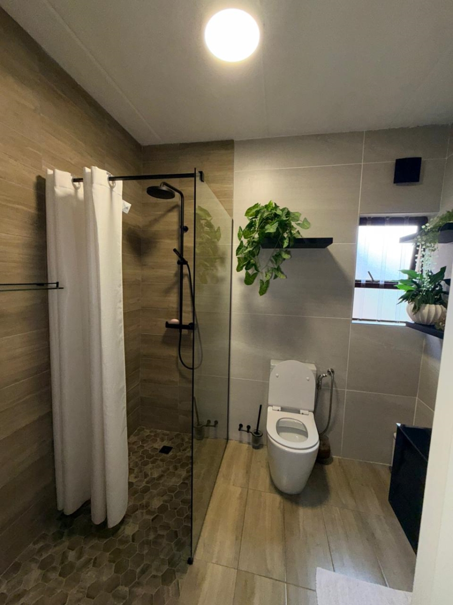 2 Bedroom Property for Sale in Pineslopes Gauteng