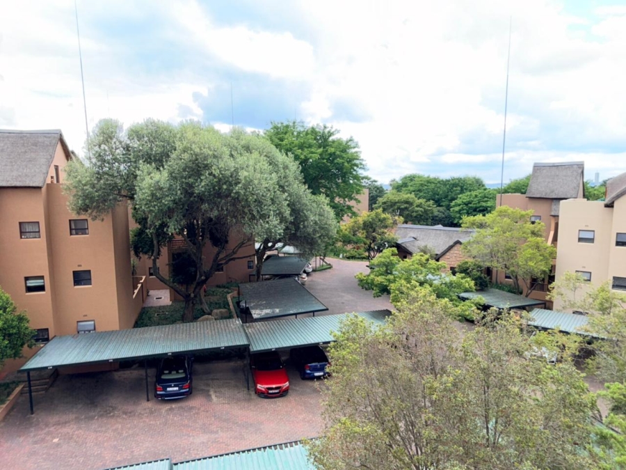 2 Bedroom Property for Sale in Pineslopes Gauteng