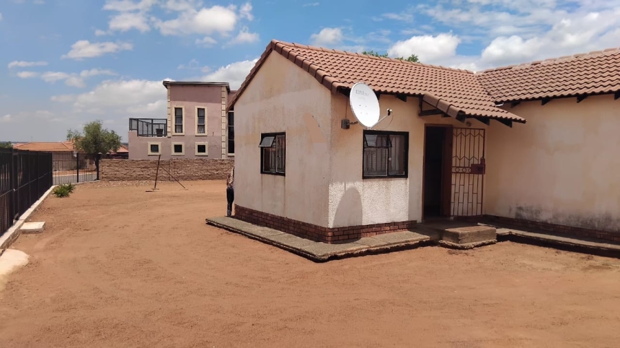 2 Bedroom Property for Sale in Mabopane Gauteng