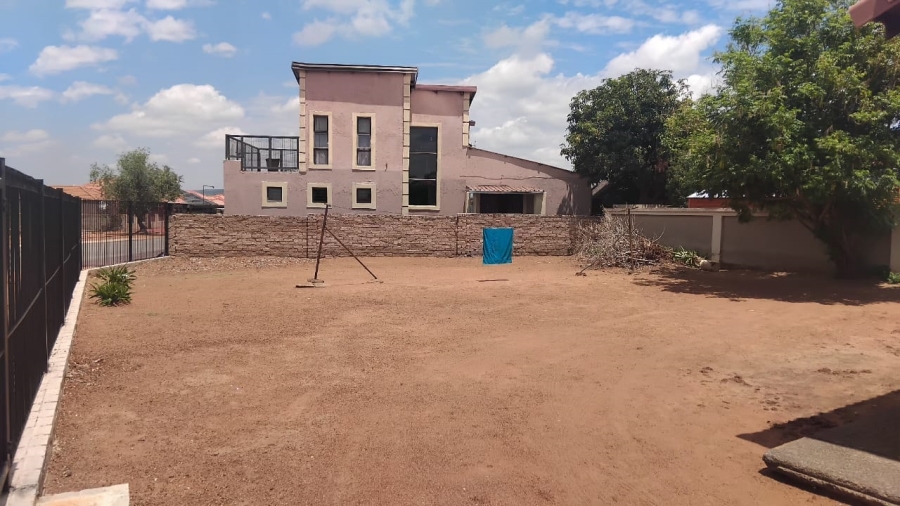 2 Bedroom Property for Sale in Mabopane Gauteng