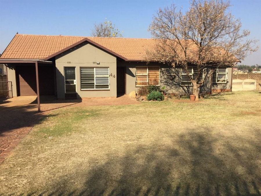 To Let 3 Bedroom Property for Rent in Elspark Gauteng