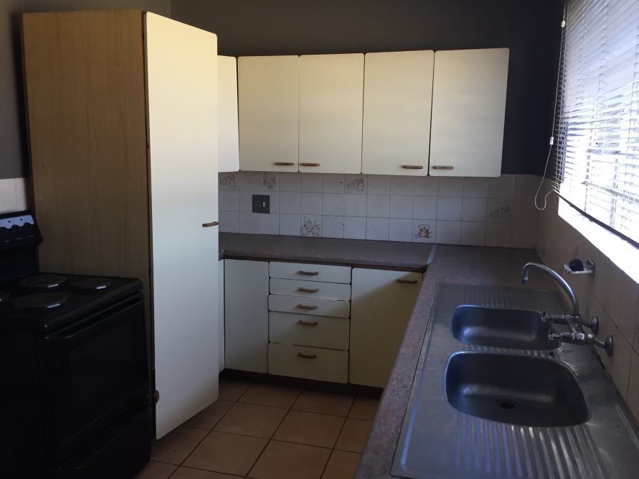 To Let 3 Bedroom Property for Rent in Elspark Gauteng