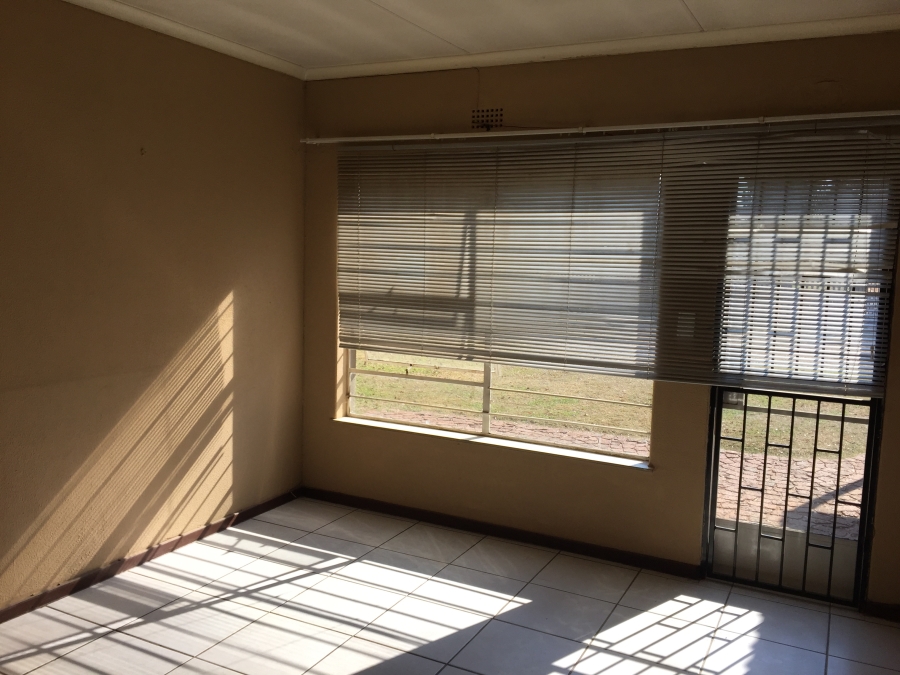 To Let 3 Bedroom Property for Rent in Elspark Gauteng