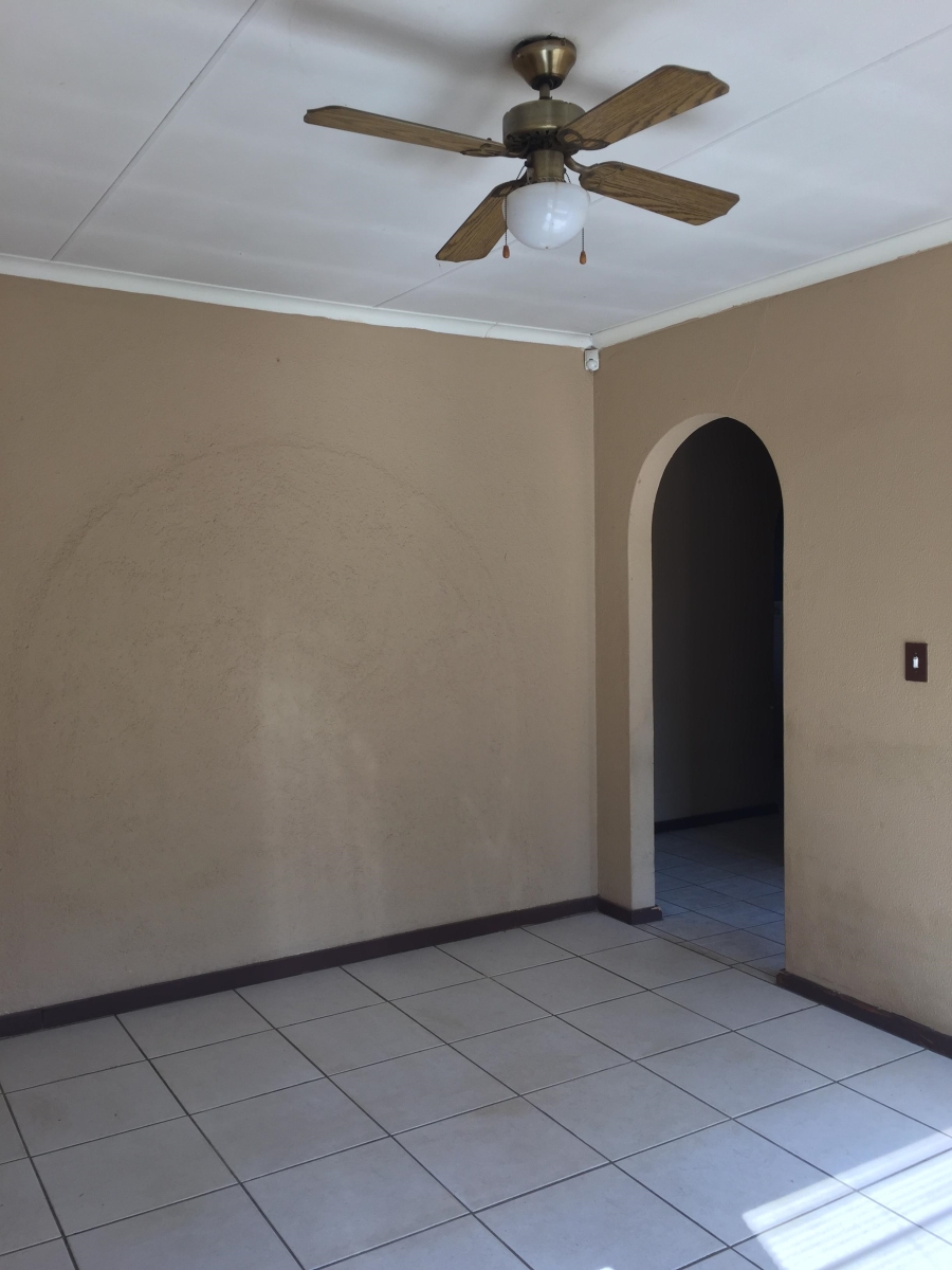To Let 3 Bedroom Property for Rent in Elspark Gauteng