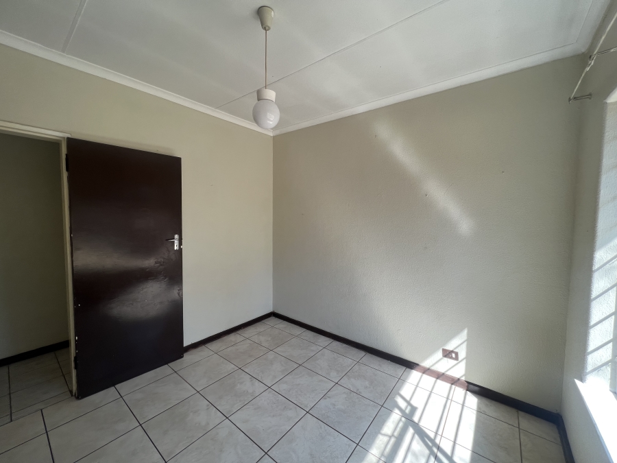 To Let 3 Bedroom Property for Rent in Elspark Gauteng