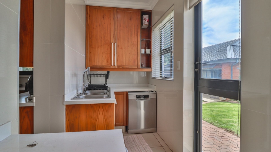 4 Bedroom Property for Sale in Klippoortjie Gauteng