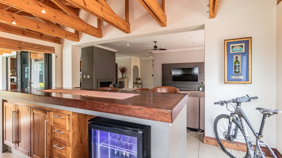 4 Bedroom Property for Sale in Klippoortjie Gauteng