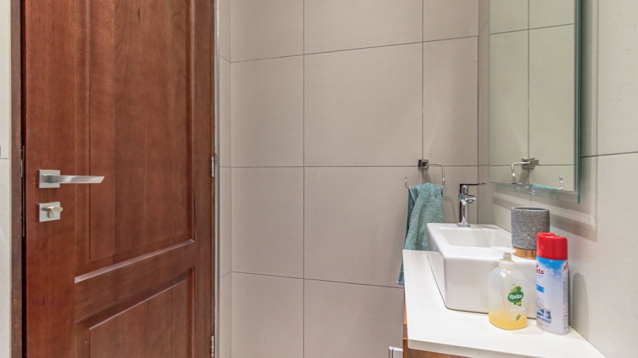 4 Bedroom Property for Sale in Klippoortjie Gauteng