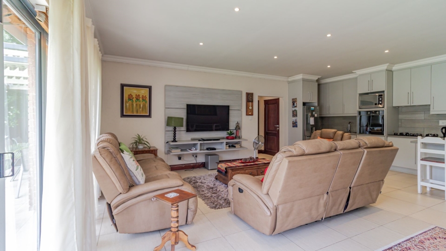 4 Bedroom Property for Sale in Klippoortjie Gauteng