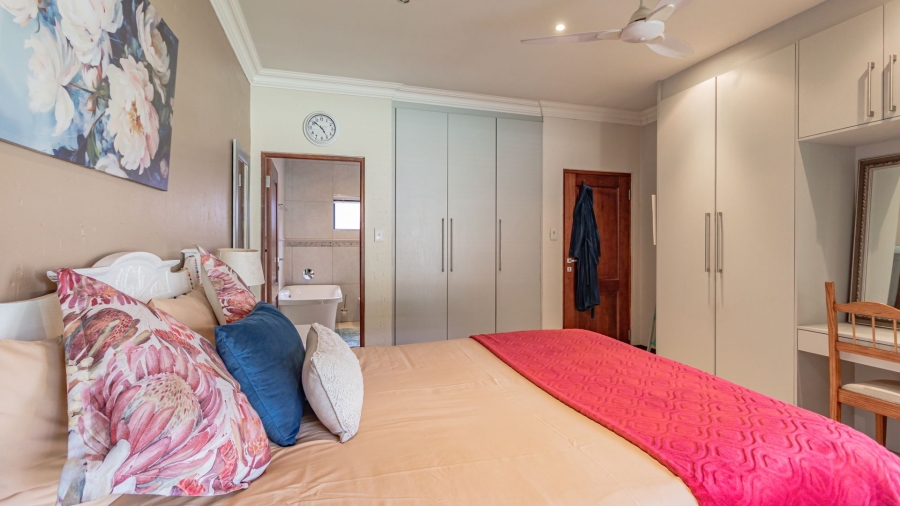 4 Bedroom Property for Sale in Klippoortjie Gauteng