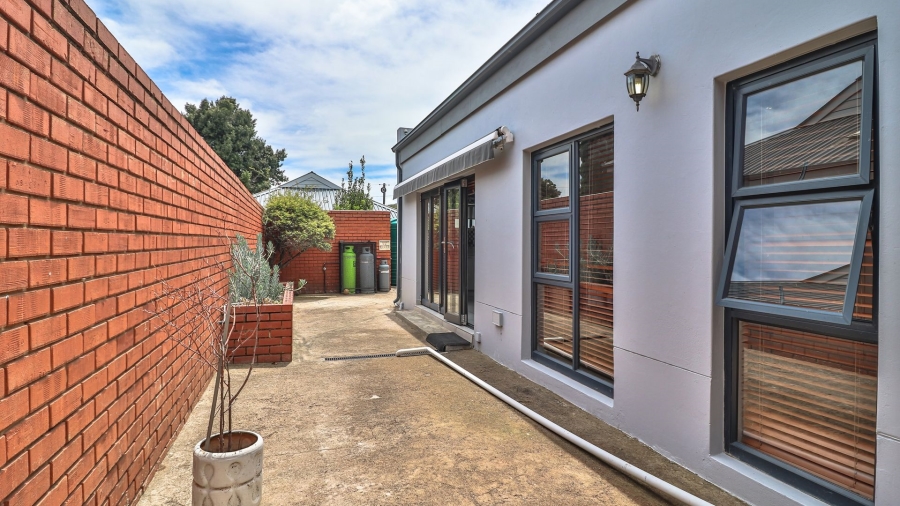 4 Bedroom Property for Sale in Klippoortjie Gauteng